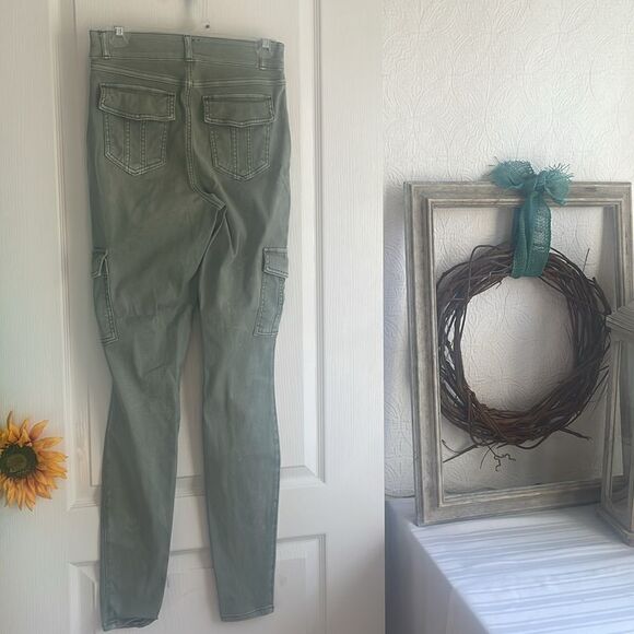 SPANX women's stretch twill ankle cargo pant in soft sage size M-Good Condition - Picture 3 of 11